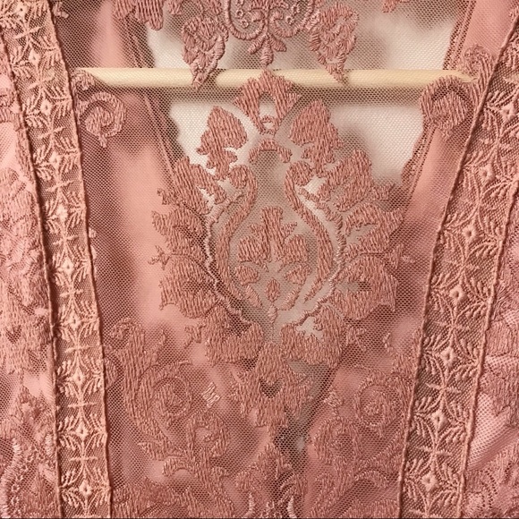 Long Sleeve Lace Dress - Picture 4 of 6